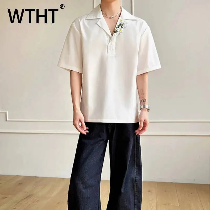 WTHT Trendy 2026 Summer Men's Flower Embroidery Design Casual T-shirts Fashion Turn Down Collar Short Sleeves Tops Male 2A3068
WTHT Trendy 2026 Summer Men's Flower Embroidery Design Casual T-shirts Fashion Turn Down Collar Short Sleeves Tops Male 2A3068