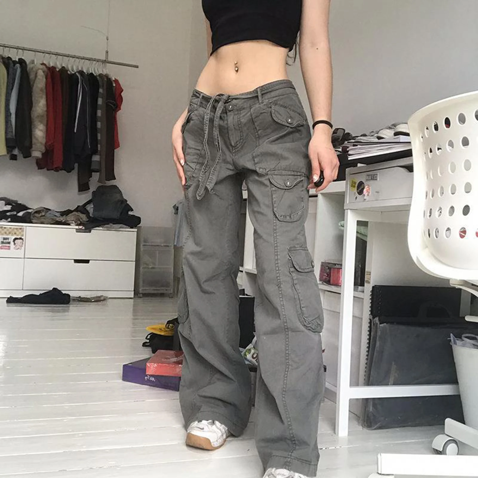 Woman's Cargo Pants with Wide Leg Denim Straight Jeans for Tights Suspenders Sneakers
Woman's Cargo Pants with Wide Leg Denim Straight Jeans for Tights Suspenders Sneakers