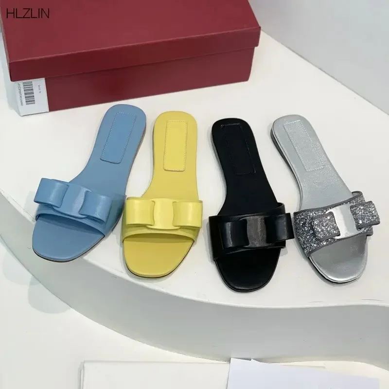 2025 Summer bow leather slippers Women's flat casual sandals outside wear comfortable flip-flops
2025 Summer bow leather slippers Women's flat casual sandals outside wear comfortable flip-flops