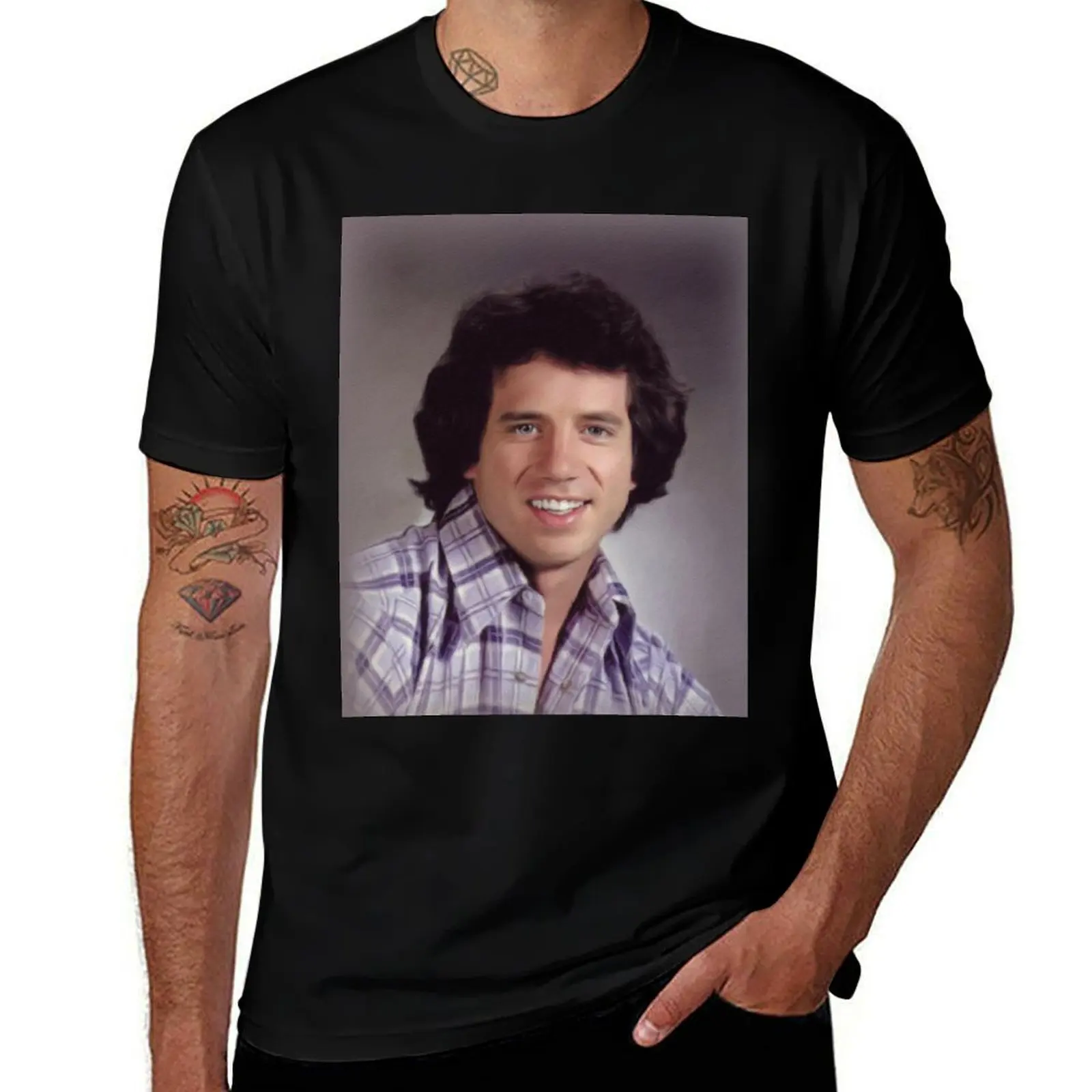 Tom Wopat, Actor T-Shirt Festival Casual Short Sleeve
Tom Wopat, Actor T-Shirt Festival Casual Short Sleeve