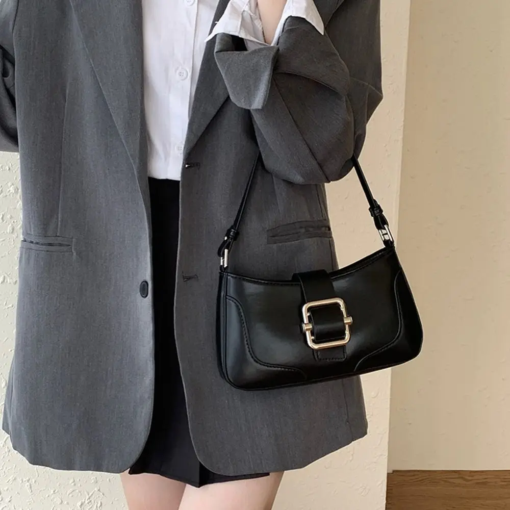 Ins PU Leather Retro Underarm Bag Shoulder Bag Solid Color PU Handbag Korean Style Purse Outdoor
Ins PU Leather Retro Underarm Bag Shoulder Bag Solid Color PU Handbag Korean Style Purse Outdoor