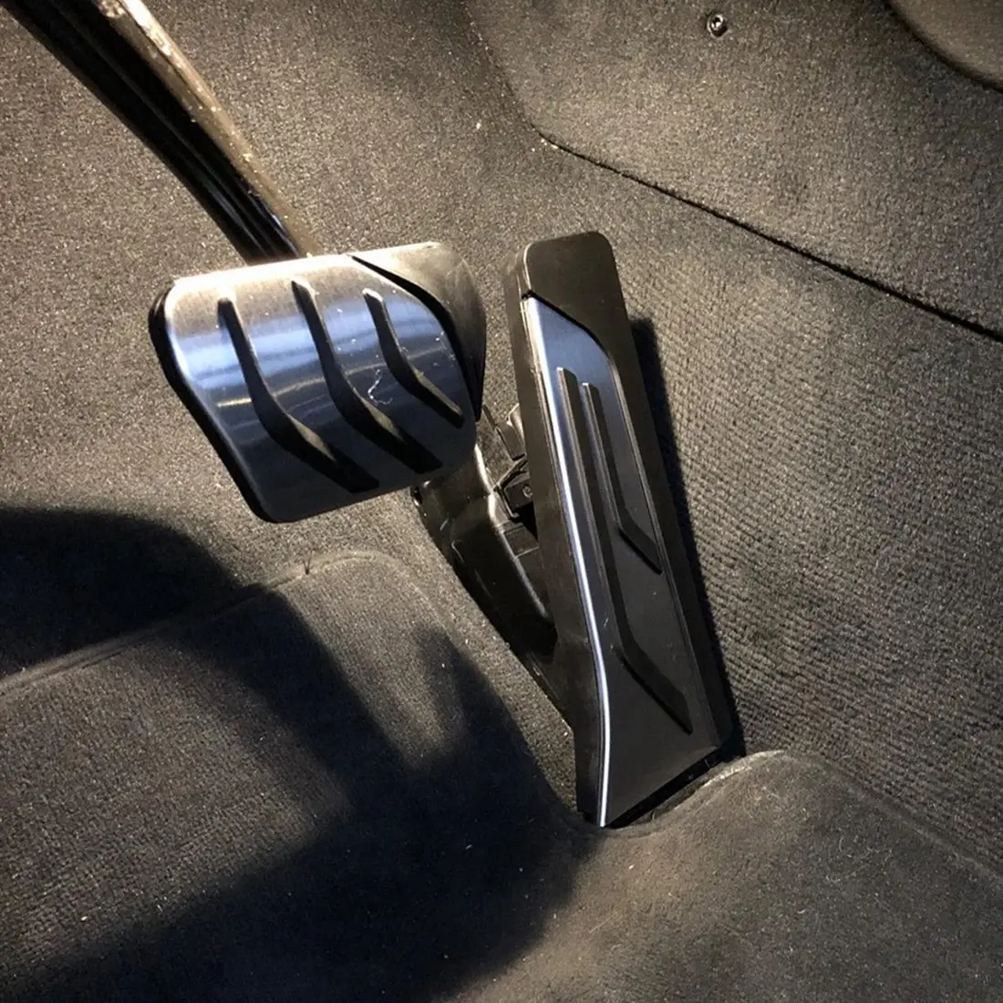 Высококачественная накладка на педаль акселератора ножного газа, подходит для BMW-2 3 4 5 6 7 серии X3 X4 X5 X6 X7 Z4, аксессуары 2 шт. 
Высококачественная накладка на педаль акселератора ножного газа, подходит для BMW-2 3 4 5 6 7 серии X3 X4 X5 X6 X7 Z4, аксессуары 2 шт.