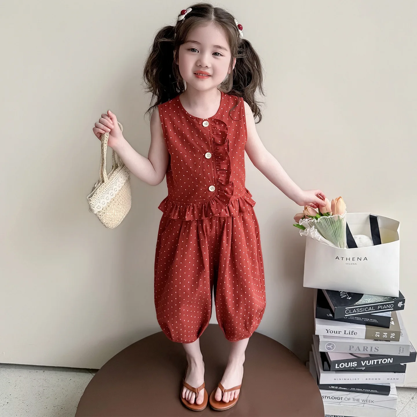 Girls' polka dot set summer 2026 new children's fashion lace vest baby thin two-piece set
Girls' polka dot set summer 2026 new children's fashion lace vest baby thin two-piece set
