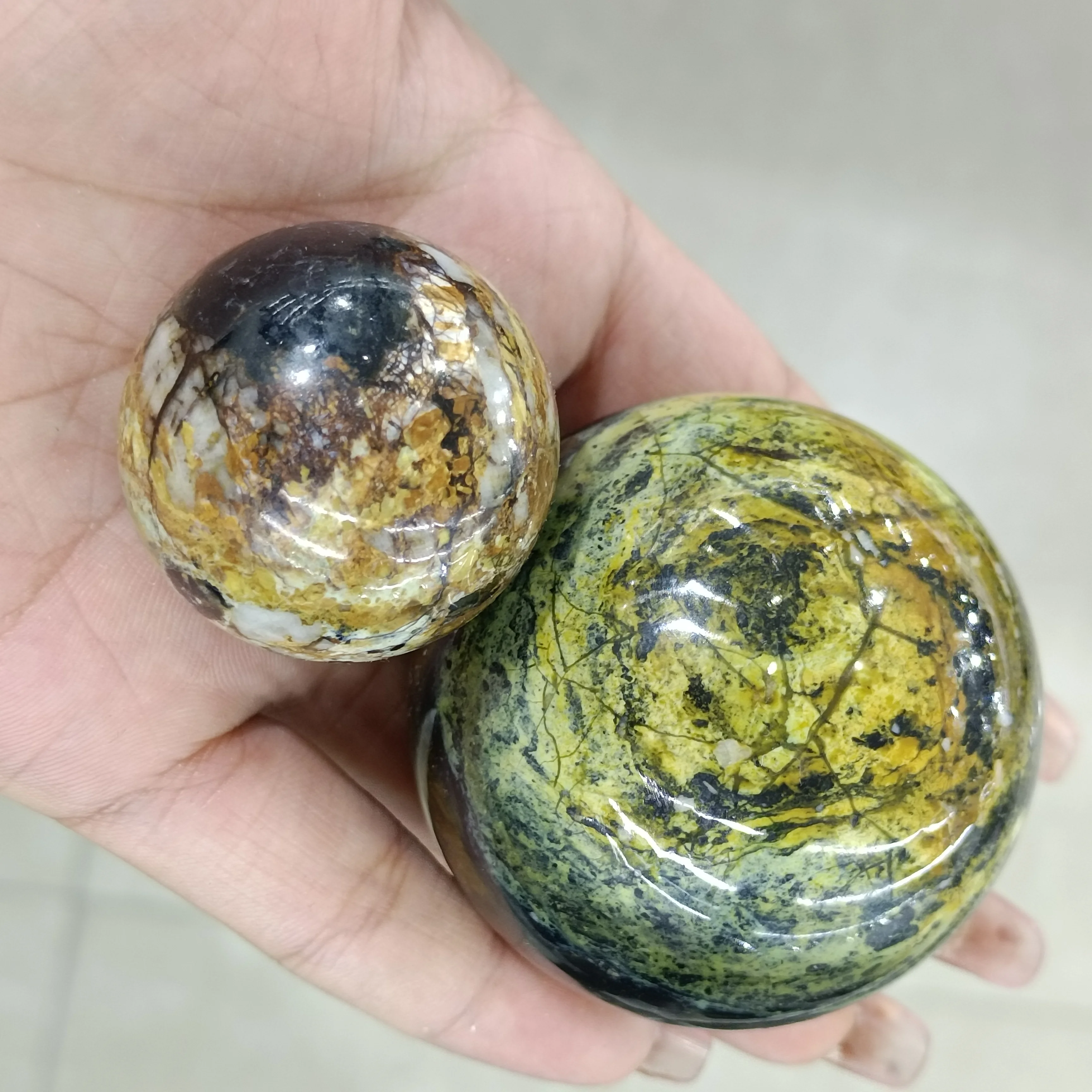 1pc Natural Crystal Ball Gemstone Turquoise Sphere Chakra Healing Reiki Stone Crafts Home Decor
1pc Natural Crystal Ball Gemstone Turquoise Sphere Chakra Healing Reiki Stone Crafts Home Decor