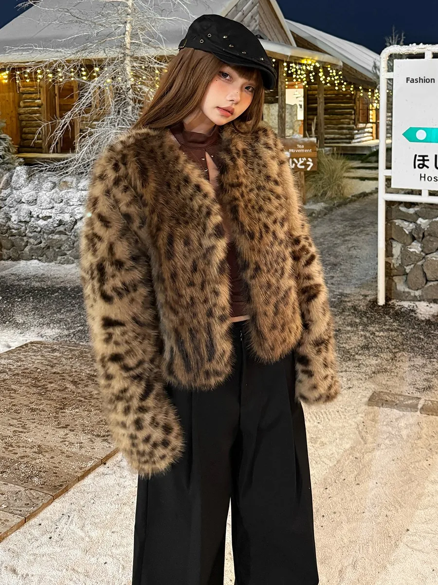 Sisjuly Korean Style Women's Short Fur Coat Long Sleeve Retro Eco-friendly Polyester Leopard Print Warmth Straight Hemline Ja...
Sisjuly Korean Style Women's Short Fur Coat Long Sleeve Retro Eco-friendly Polyester Leopard Print Warmth Straight Hemline Ja...