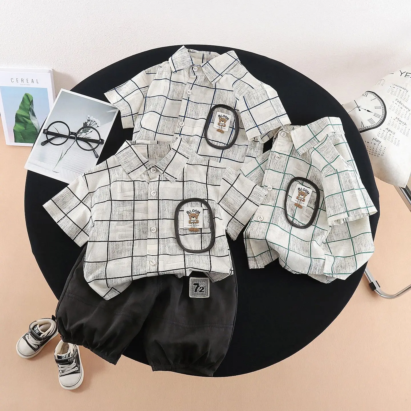 Детский комплект одежды с короткими рукавами, летняя клетчатая рубашка и шорты для маленьких мальчиков, 2 шт., декоративный значок с эластичной резинкой на талии, детская одежда от 1 до 5 лет
Детский комплект одежды с короткими рукавами, летняя клетчатая рубашка и шорты для маленьких мальчиков, 2 шт., декоративный значок с эластичной резинкой на талии, детская одежда от 1 до 5 лет