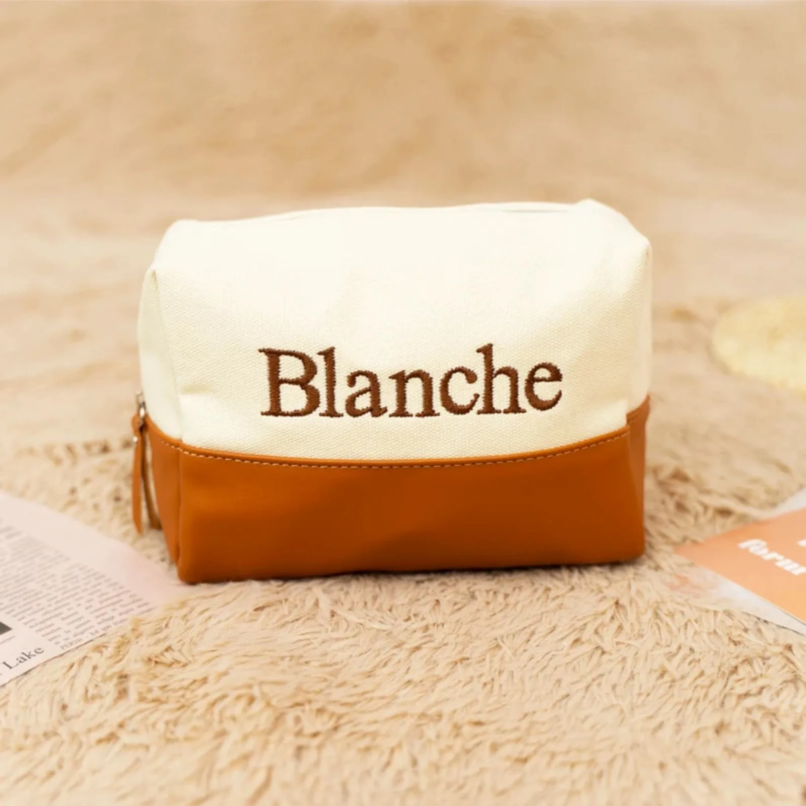 Personalized embroidered cosmetic bag - Travel toiletry organizer with zipper - - Stylish and practical daytime mini purse
Personalized embroidered cosmetic bag - Travel toiletry organizer with zipper - - Stylish and practical daytime mini purse