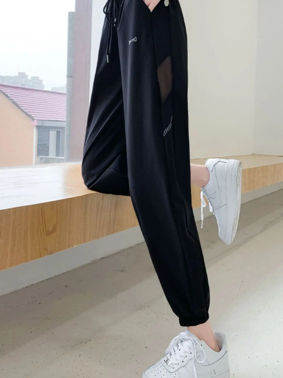 Qui Dry Ice Silk Women's Sports Pants Summer Thin Loose Cuffed Nine Points Mosquito Net Lantern Pants High Waist Straight Leg
Qui Dry Ice Silk Women's Sports Pants Summer Thin Loose Cuffed Nine Points Mosquito Net Lantern Pants High Waist Straight Leg