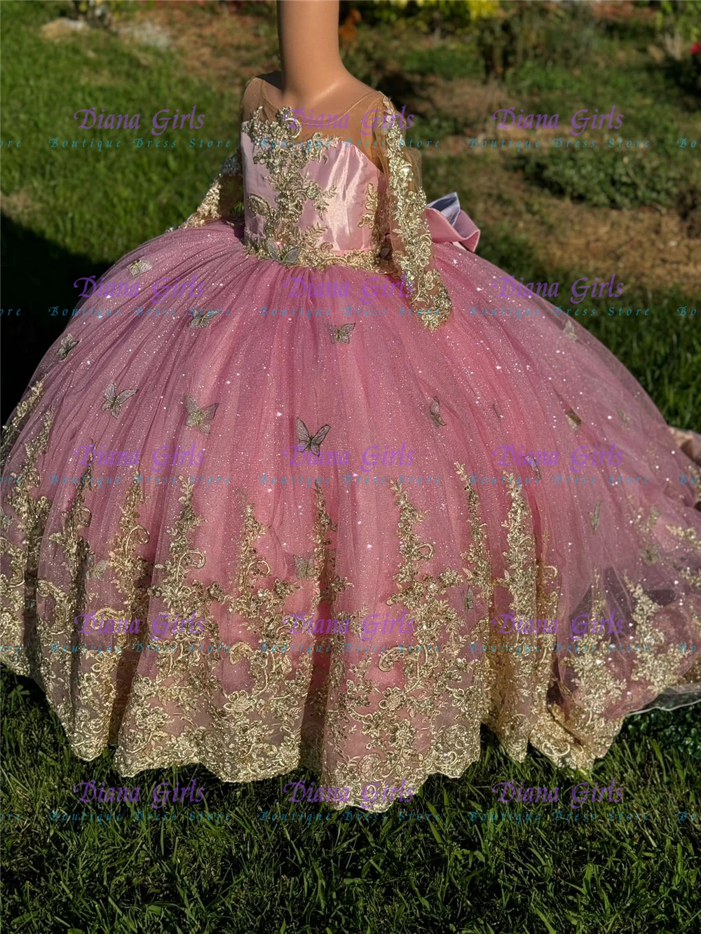 Gorgeous Flower Girls Dress Pink Tulle Fluffy Quality Gold Applique with Long Tail for Kid Birthday Party Evening Ball Gowns
Gorgeous Flower Girls Dress Pink Tulle Fluffy Quality Gold Applique with Long Tail for Kid Birthday Party Evening Ball Gowns