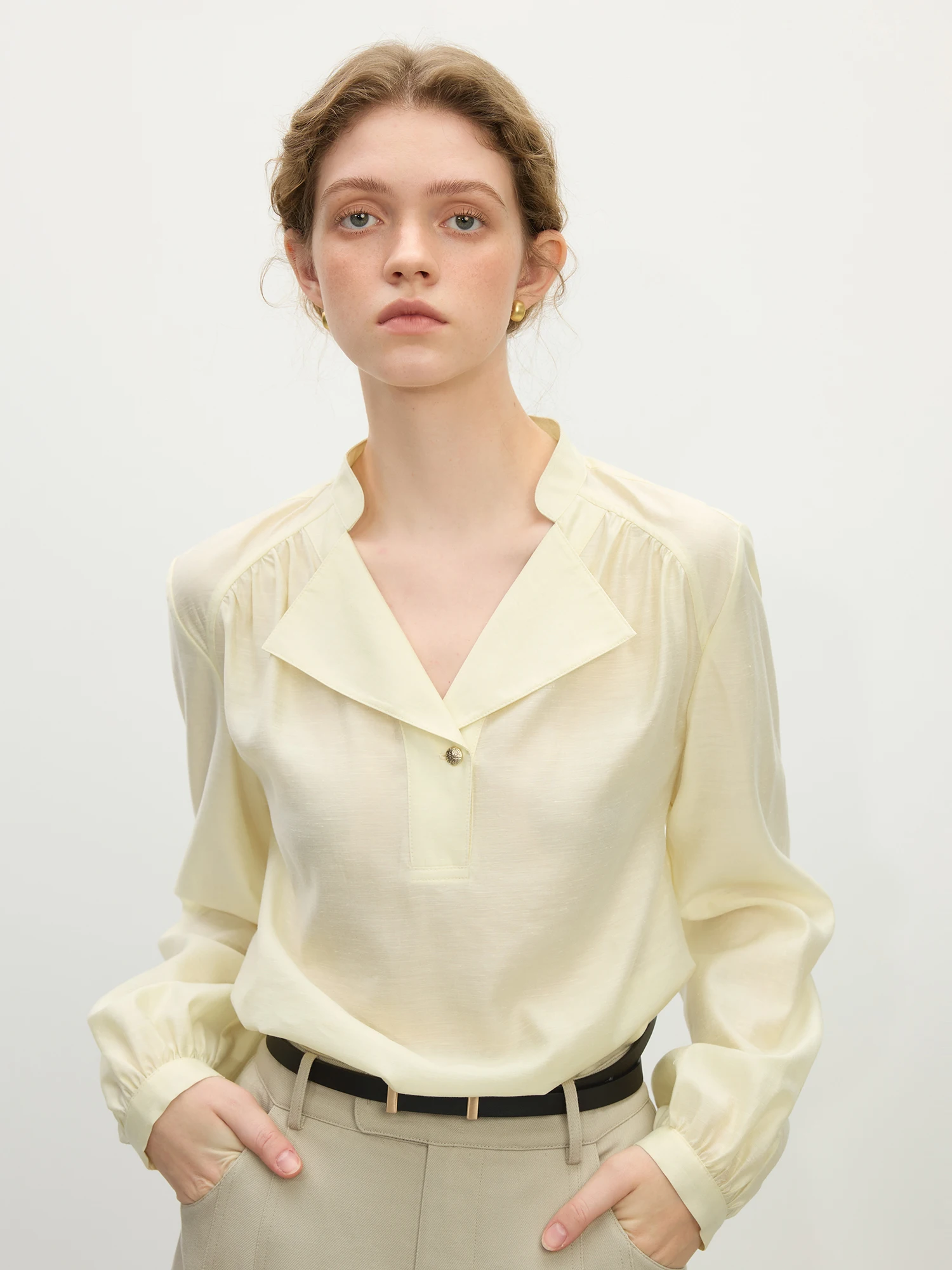 FSLE Office Lady Design Sense High-end Temperament Long-sleeved Suit Collar Shirt Female 2025 Spring New French Top 25FS11185
FSLE Office Lady Design Sense High-end Temperament Long-sleeved Suit Collar Shirt Female 2025 Spring New French Top 25FS11185