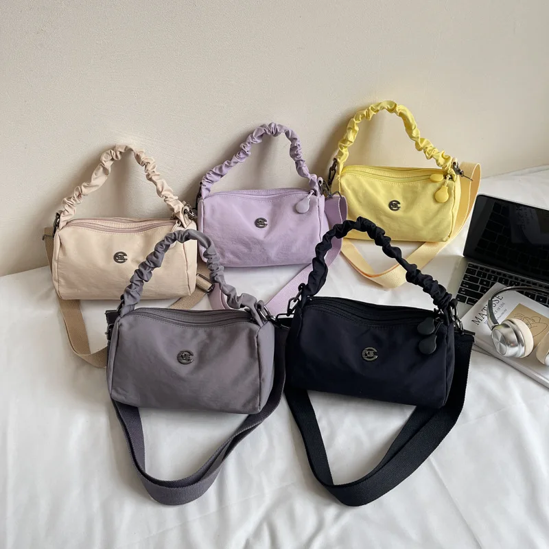 Nylon Bag Female Messenger 2025 New Fashion Niche Design Versatile Cloth Bag Pleated Handbag
Nylon Bag Female Messenger 2025 New Fashion Niche Design Versatile Cloth Bag Pleated Handbag