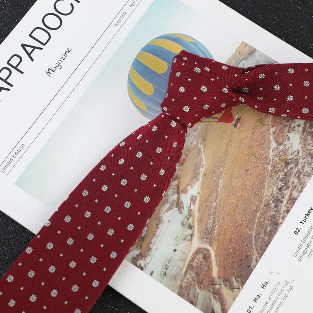 British Gentleman Men's Business Printed Neck Tie Soft Adjustable Jacquard Floral Tie Dot Polyester Striped Knitted Tie
British Gentleman Men's Business Printed Neck Tie Soft Adjustable Jacquard Floral Tie Dot Polyester Striped Knitted Tie