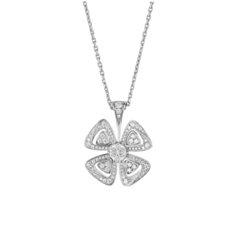 White Gold Chain Necklace with Clover-Shaped Full Diamond Pendant
White Gold Chain Necklace with Clover-Shaped Full Diamond Pendant