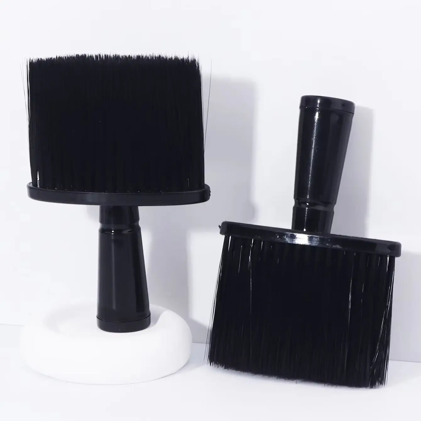 Hair cutting and cleaning brush set, neck hair brush, hair cleaning and grooming, hair salon tools, special for real hair wigs
Hair cutting and cleaning brush set, neck hair brush, hair cleaning and grooming, hair salon tools, special for real hair wigs