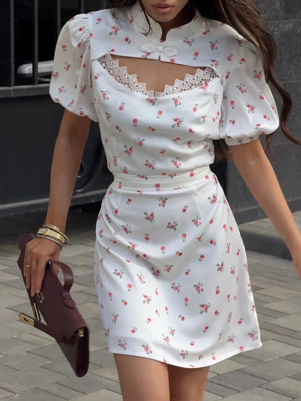 Knot Button Collar Lace Cutout Floral Mini Gown Puff Cuff Slim Fitted Casual Style 2026 Summer Tea Chic Ladies Street Outfit
Knot Button Collar Lace Cutout Floral Mini Gown Puff Cuff Slim Fitted Casual Style 2026 Summer Tea Chic Ladies Street Outfit
