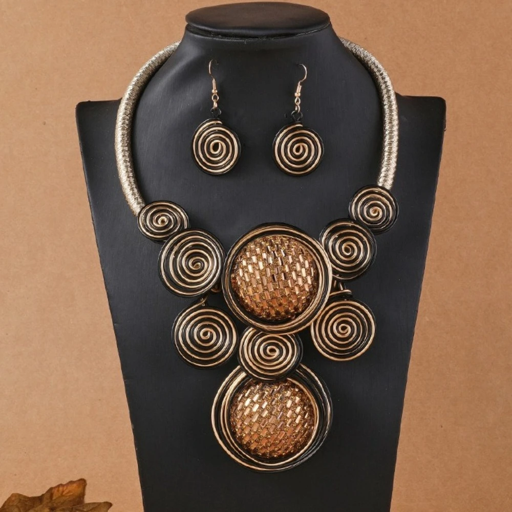 Aluminum Wire Crystales Woven Geometric Necklaces Earrings Set Women Personality High-end Sense Necklace Fashion Jewelry Sets
Aluminum Wire Crystales Woven Geometric Necklaces Earrings Set Women Personality High-end Sense Necklace Fashion Jewelry Sets