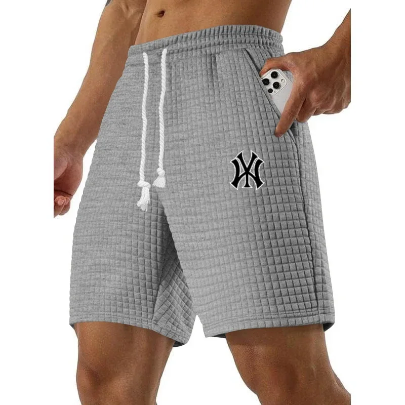 The new summer collection includes men's sports shorts and men-women versatile breathable five-point shorts for outdoor activiti
The new summer collection includes men's sports shorts and men-women versatile breathable five-point shorts for outdoor activiti