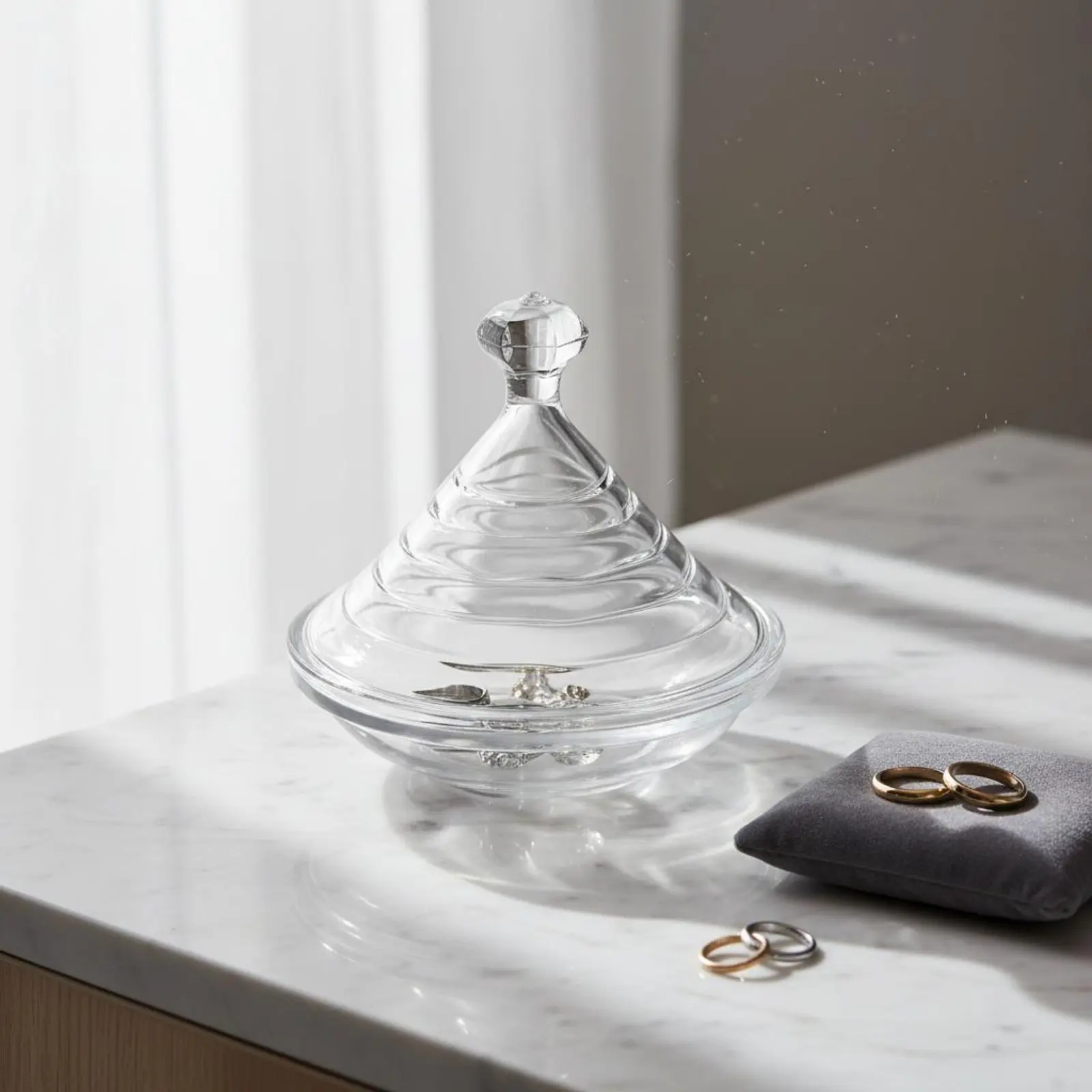 Crystal Candy Bowl Transparent Glass Candy Jar Glass Jewelry Box Decorative Jewelry Box Jar with Lid for Living Room
Crystal Candy Bowl Transparent Glass Candy Jar Glass Jewelry Box Decorative Jewelry Box Jar with Lid for Living Room