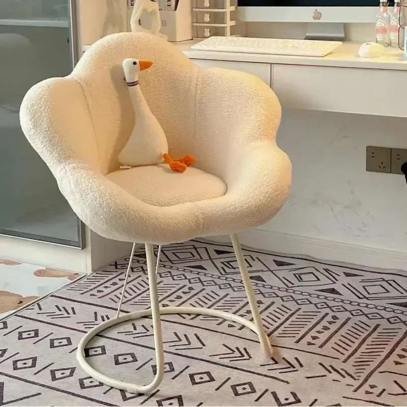 Petal Chair Girls' Bedroom Light Luxury Makeup Chair Light Luxury High-end Dressing Table Stool
Petal Chair Girls' Bedroom Light Luxury Makeup Chair Light Luxury High-end Dressing Table Stool