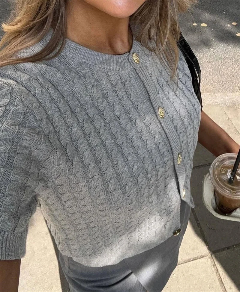 Solid Knitted Cardigan Women Slim Single-breasted O-neck Short Sleeve Sweater Ladies Knitwear Top Autumn NEW Female Clothing
Solid Knitted Cardigan Women Slim Single-breasted O-neck Short Sleeve Sweater Ladies Knitwear Top Autumn NEW Female Clothing