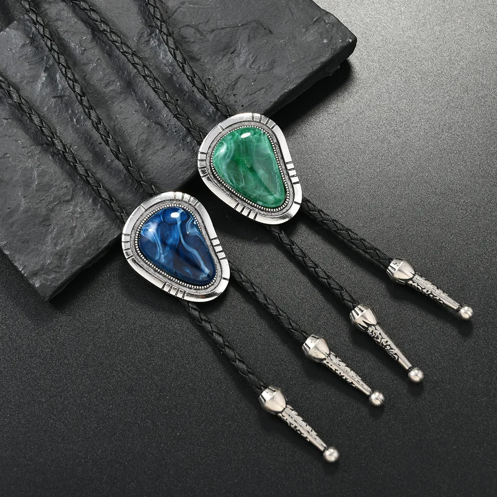 New Fashion Bolo Tie for Men Leather Rope Necklace Bow Tie Decoration Shirt Collar Bowtie Cowboy Jewelry Accessories
New Fashion Bolo Tie for Men Leather Rope Necklace Bow Tie Decoration Shirt Collar Bowtie Cowboy Jewelry Accessories