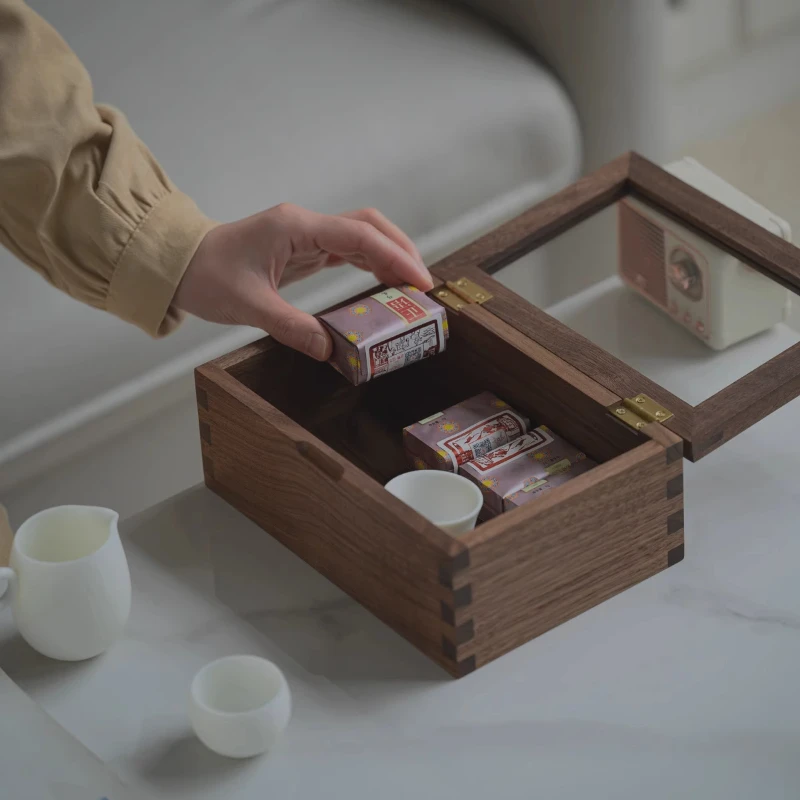 Black Walnut Storage Box with Tempered Glass Lid Retro Tea Set Organizer Elegant Home Decor for Living Room Premium Display Case
Black Walnut Storage Box with Tempered Glass Lid Retro Tea Set Organizer Elegant Home Decor for Living Room Premium Display Case
