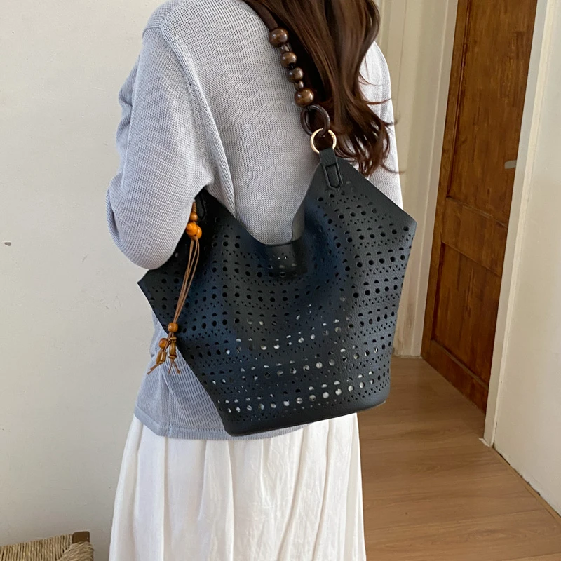 Large Capacity Basket Beach Bag For Women Designer Hollow Out Shoulder Bag Fashion Commute Underarm Handbag Shopping Tote
Large Capacity Basket Beach Bag For Women Designer Hollow Out Shoulder Bag Fashion Commute Underarm Handbag Shopping Tote