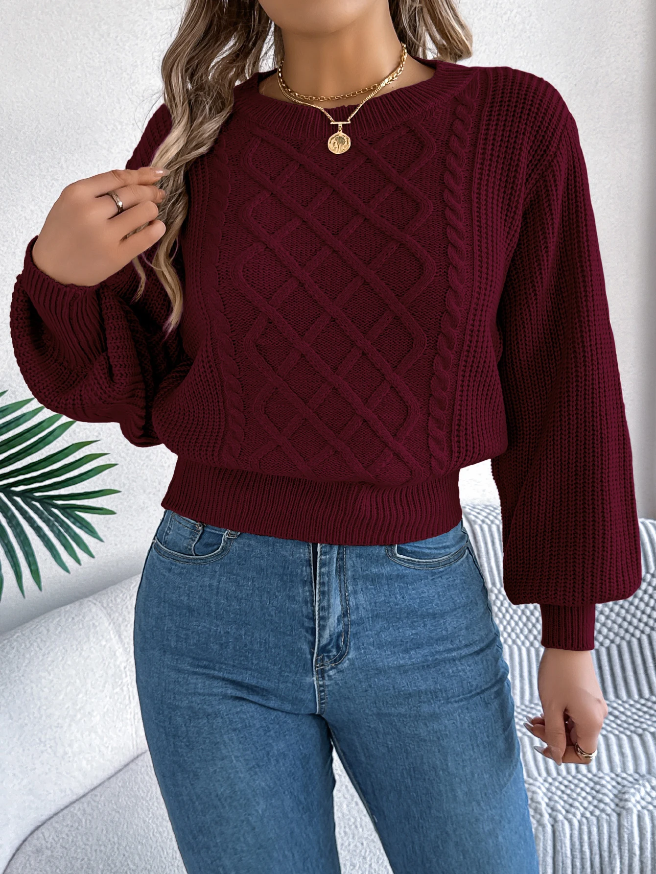 Women's Casual Solid Color Round Neck Waist-Cinching Cropped Long Sleeve Pullover Sweater for Fall Winter
Women's Casual Solid Color Round Neck Waist-Cinching Cropped Long Sleeve Pullover Sweater for Fall Winter