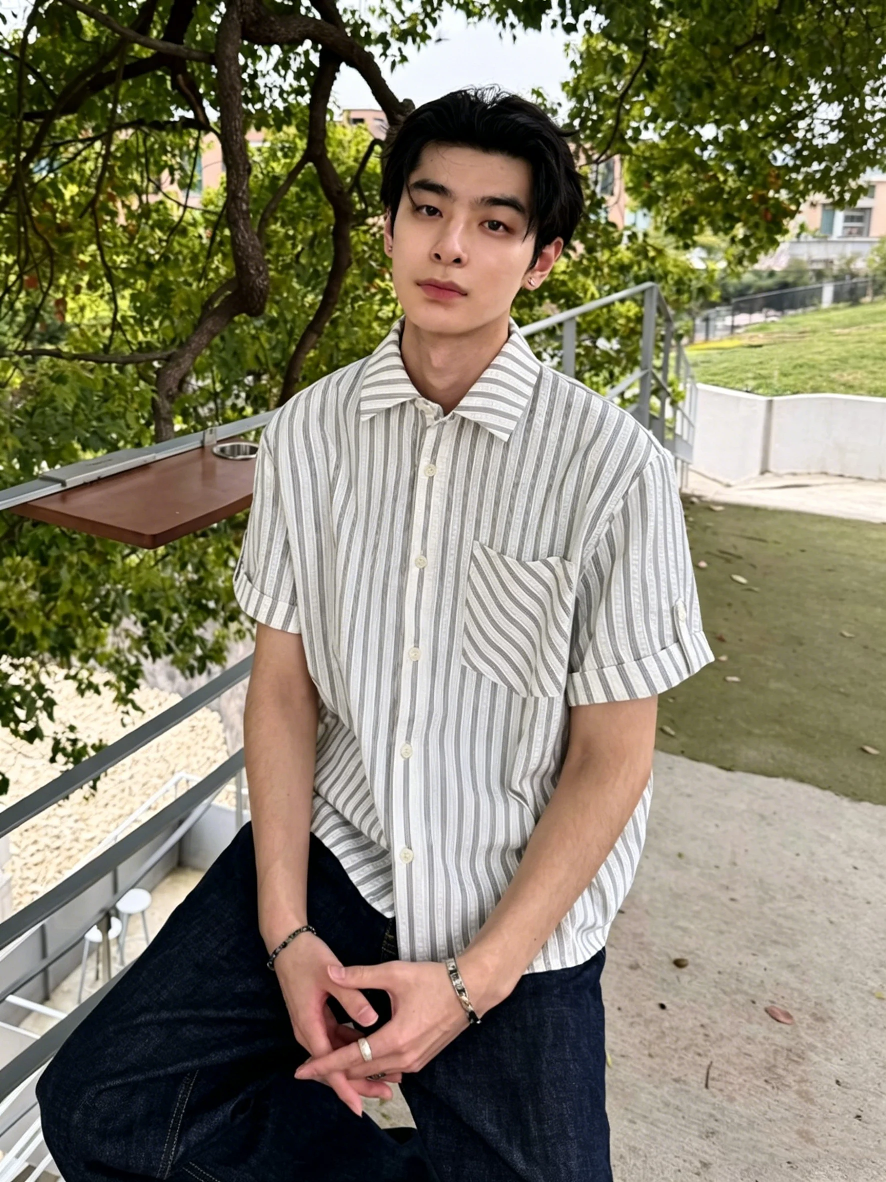 Lightweight Breathable White Bubble Shirt Men's Short Sleeve Stripe Pattern Summer Casual Style Standard Fit Four Seasons Sui...
Lightweight Breathable White Bubble Shirt Men's Short Sleeve Stripe Pattern Summer Casual Style Standard Fit Four Seasons Sui...