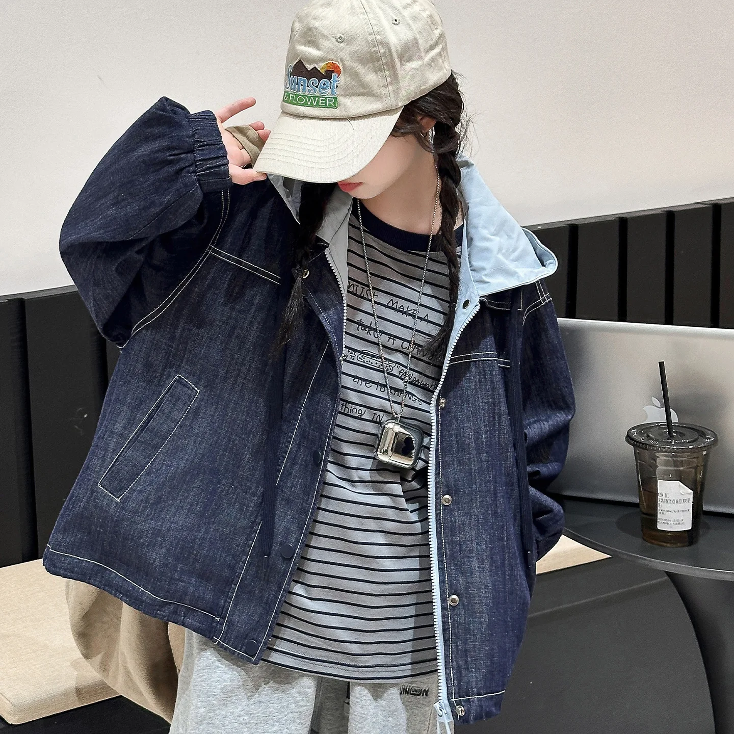 Junior Girls Denim Coat Autumn Teenager Girls Patchwork Fake Two-piece Jacket Children Girls Loose Casual Long Sleeve Outerwear
Junior Girls Denim Coat Autumn Teenager Girls Patchwork Fake Two-piece Jacket Children Girls Loose Casual Long Sleeve Outerwear