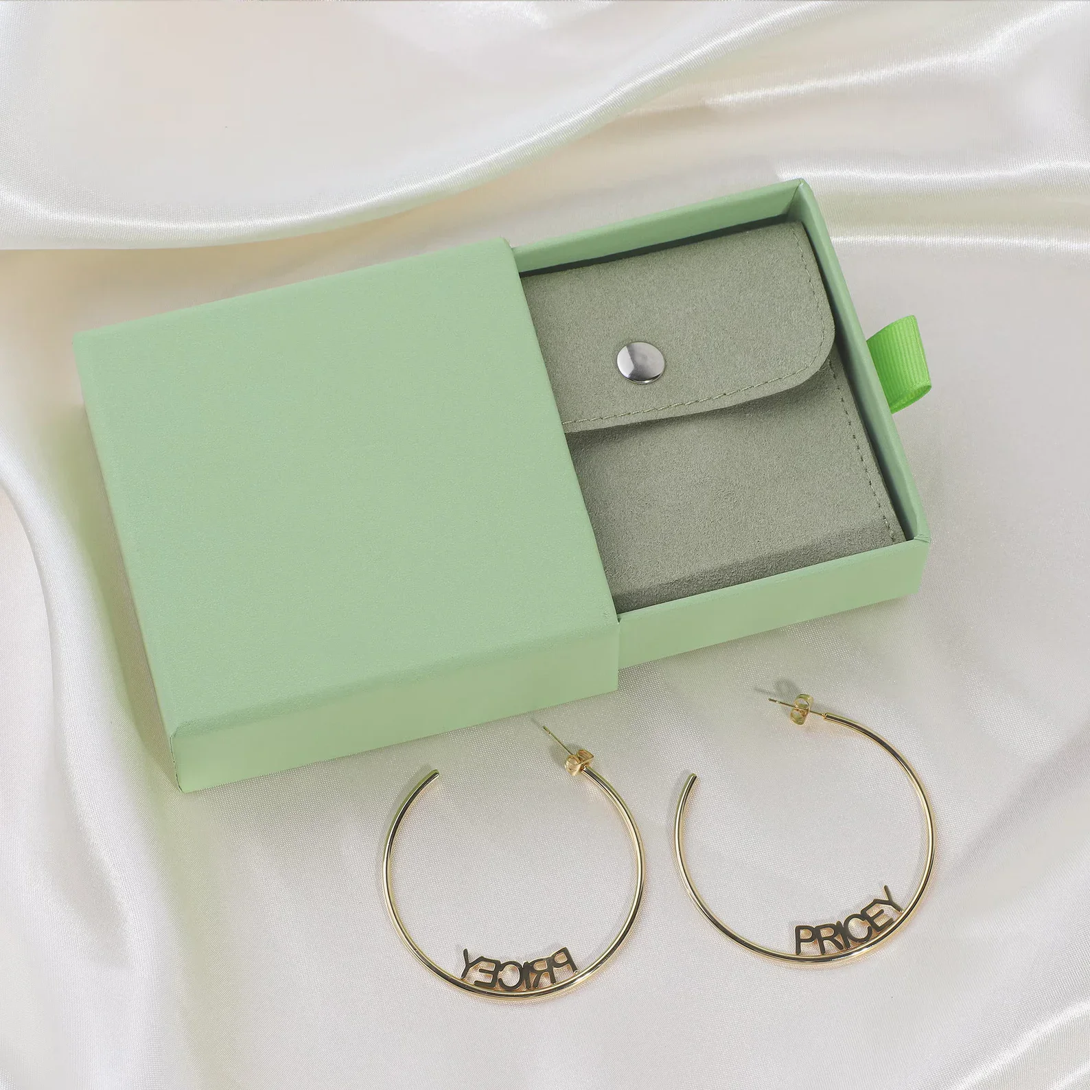 20 шт. коробка для упаковки ювелирных изделий и набор мешочек, коробки и мешочки для ювелирных изделий на заказ с логотипом оптом
20 шт. коробка для упаковки ювелирных изделий и набор мешочек, коробки и мешочки для ювелирных изделий на заказ с логотипом оптом