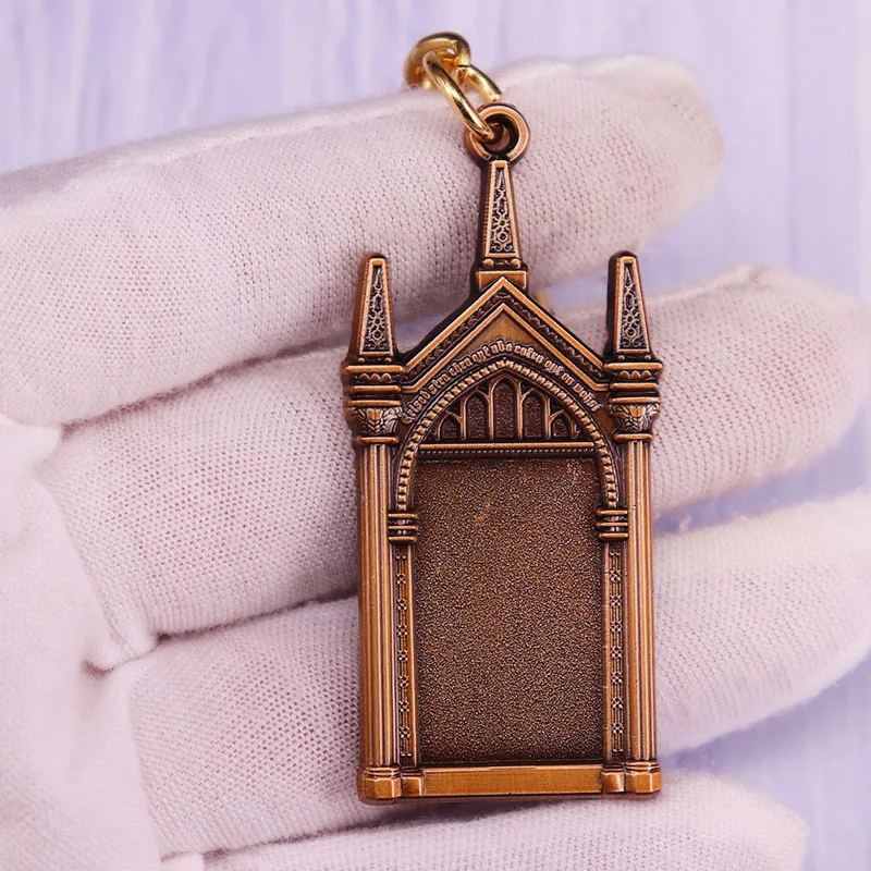 Anime Magic Castle Peripheral Mirror of Erised Retro Keychain Cartoon Fan Cosplay Props Gift
Anime Magic Castle Peripheral Mirror of Erised Retro Keychain Cartoon Fan Cosplay Props Gift