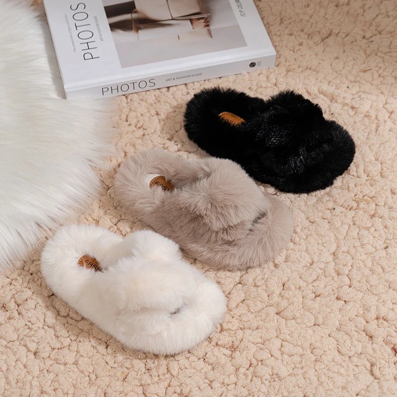 Children Warm Plush Shoes Sweet Chic Kids Casual Slippers Soild Color Versatile 2025 Winter Girls Fashion Slippers Korean Style
Children Warm Plush Shoes Sweet Chic Kids Casual Slippers Soild Color Versatile 2025 Winter Girls Fashion Slippers Korean Style