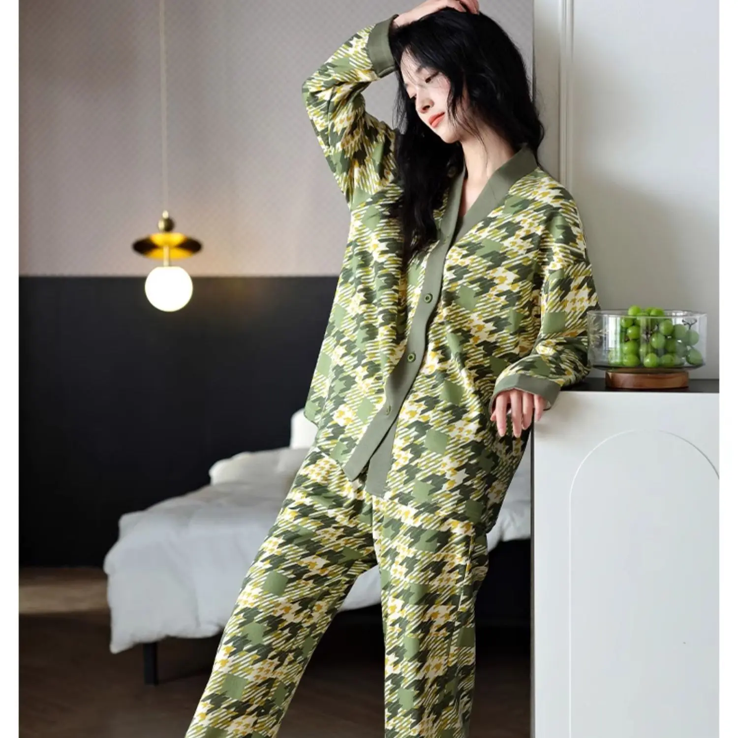 Spring Autumn New Loose Long Sleeve Cardigan Set Green Houndstooth Pajamas Homewear
Spring Autumn New Loose Long Sleeve Cardigan Set Green Houndstooth Pajamas Homewear
