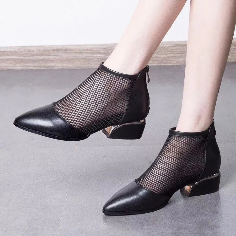 2025 Summer New Arrive Sexy Mesh Ankle Boots Pointed Toes Low Heels Ladies Short Boots Chunky Heels Spring Back Zipper Shoes
2025 Summer New Arrive Sexy Mesh Ankle Boots Pointed Toes Low Heels Ladies Short Boots Chunky Heels Spring Back Zipper Shoes
