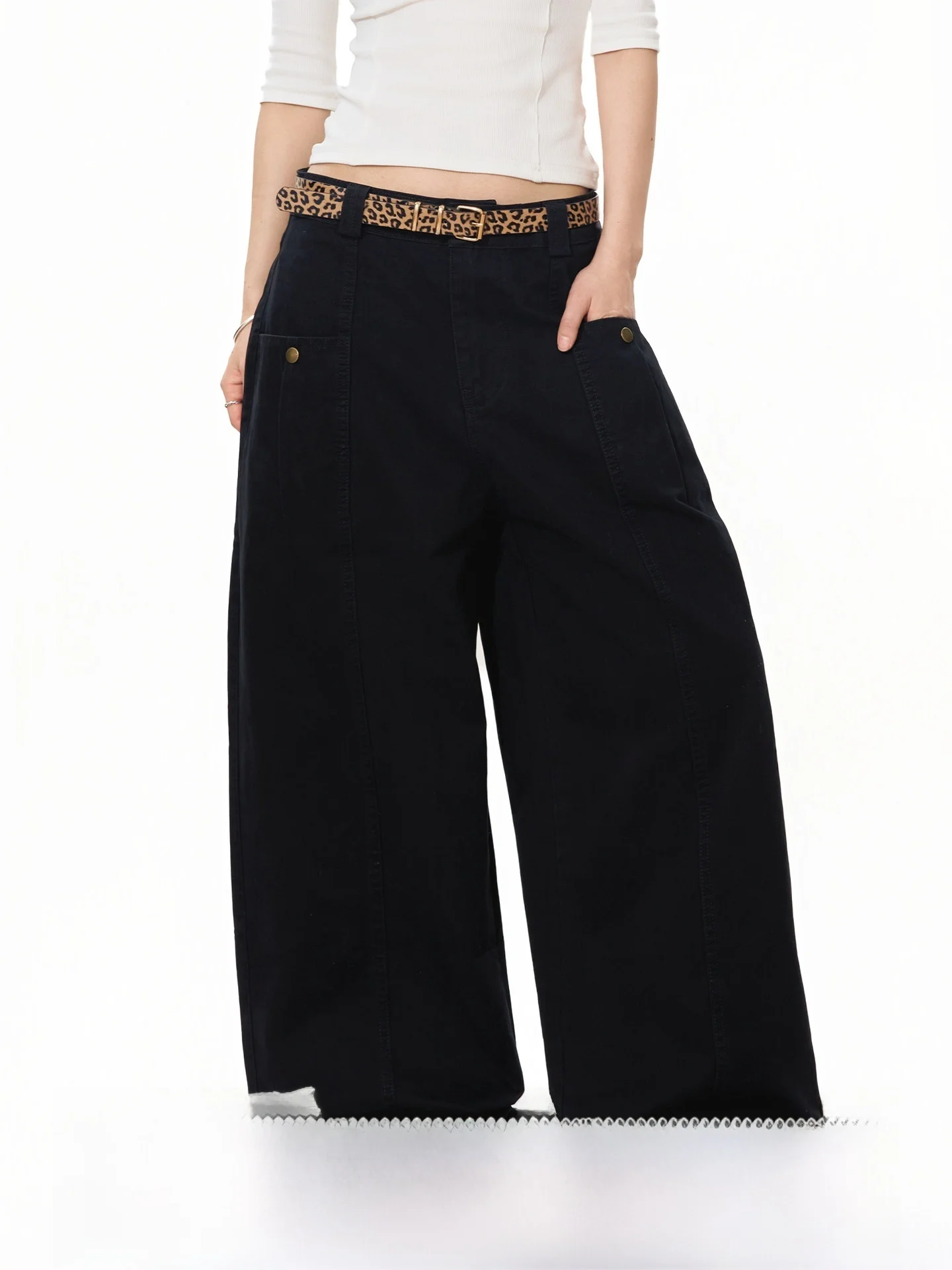 S3T5 Casual Wide Leg Workwear Pants Loose Drapey Straight Cut Versatile Casual Long Trousers for Women Pocket Design Comforta...
S3T5 Casual Wide Leg Workwear Pants Loose Drapey Straight Cut Versatile Casual Long Trousers for Women Pocket Design Comforta...