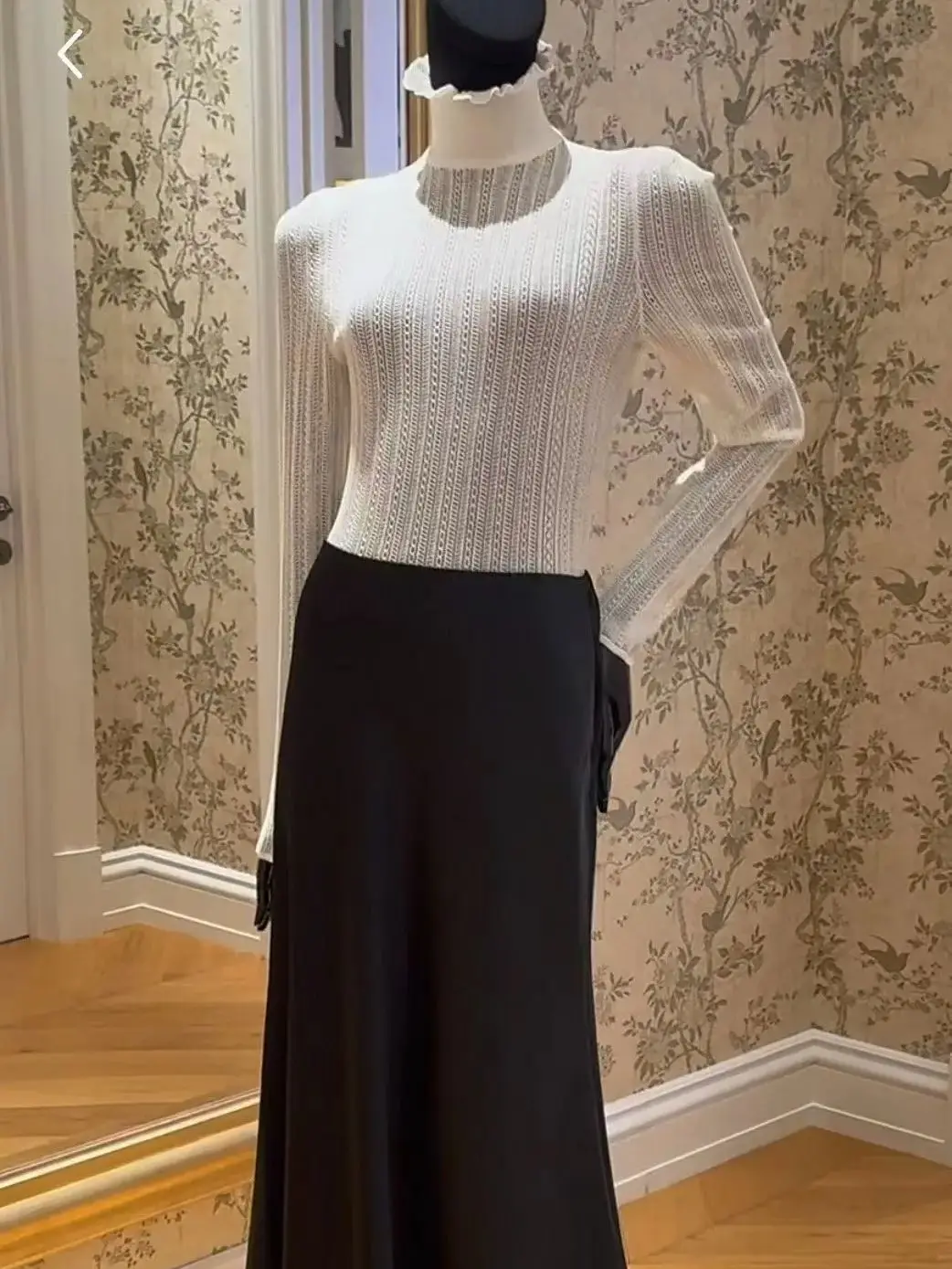 Elegant Ladies White Wool Silk Blended Knitted Top Long Sleeve Fashion Turtleneck Hollow Out Pullover
Elegant Ladies White Wool Silk Blended Knitted Top Long Sleeve Fashion Turtleneck Hollow Out Pullover