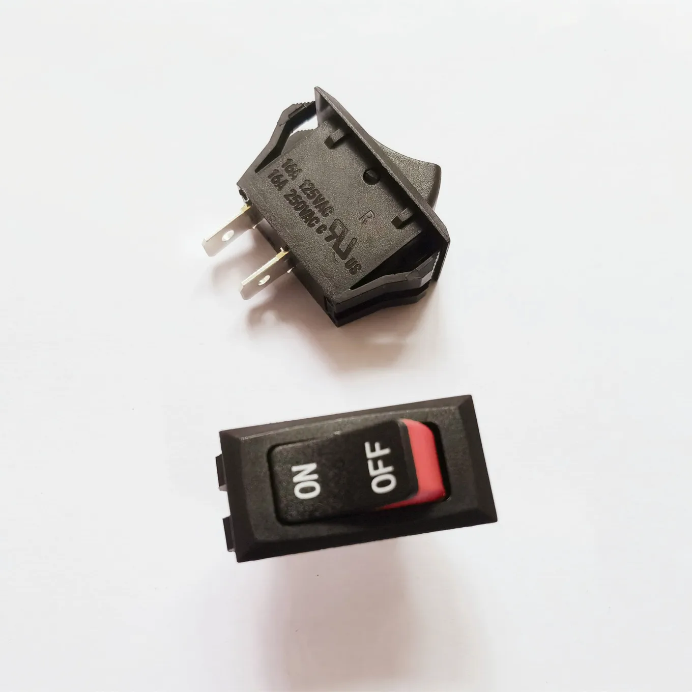 Original new 100% import rocker switch button switch double color ON-OFF R-2-110-D2N-BBR 2pin 16A125VAC 16A250VAC
Original new 100% import rocker switch button switch double color ON-OFF R-2-110-D2N-BBR 2pin 16A125VAC 16A250VAC