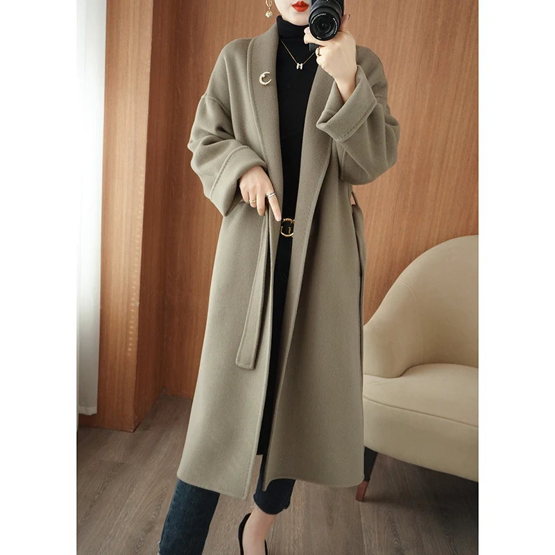 2023 Autumn Winter New Double Sided Woolen Coat Women's Polo Collar Long Sleeve 100% Pure Wool Mid Length Chest Needle Wool Coat
2023 Autumn Winter New Double Sided Woolen Coat Women's Polo Collar Long Sleeve 100% Pure Wool Mid Length Chest Needle Wool Coat