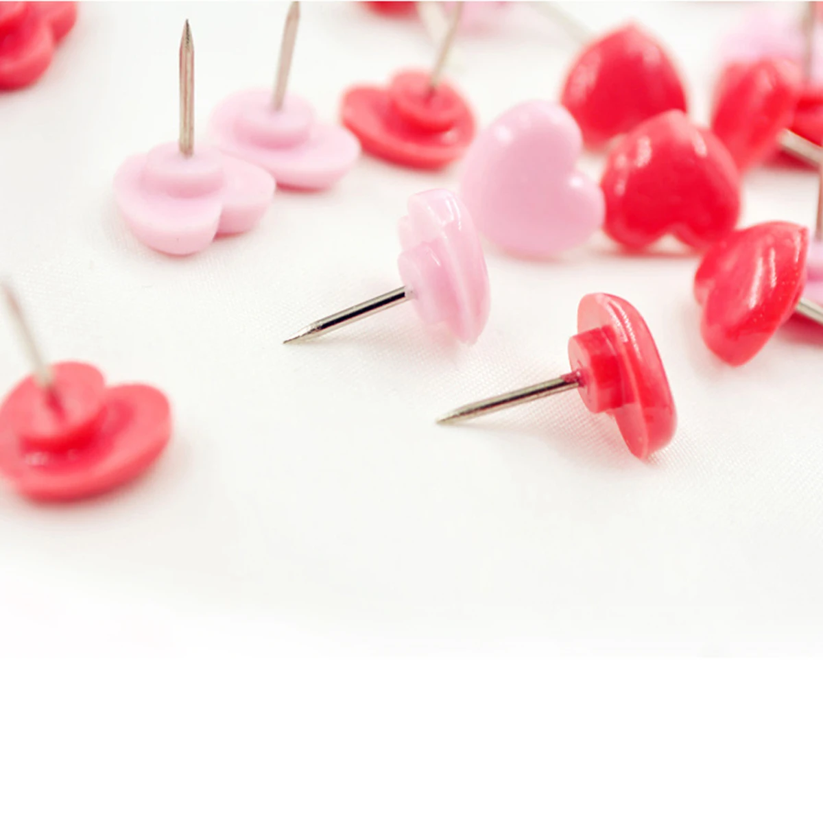 50pcs Heart Shaped Thumb Tacks Decorative Push Pins for Cork Board Drawing Office School Supplies Home Decoration Bulletin
50pcs Heart Shaped Thumb Tacks Decorative Push Pins for Cork Board Drawing Office School Supplies Home Decoration Bulletin
