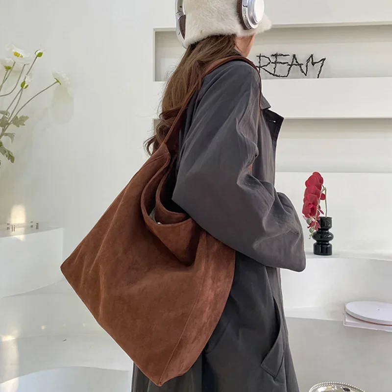 Versatile Ins Large Capacity Bag for Women 2025 New Autumn/Winter Premium Sensory Thoth Bag Single Shoulder Underarm Bag Paket
Versatile Ins Large Capacity Bag for Women 2025 New Autumn/Winter Premium Sensory Thoth Bag Single Shoulder Underarm Bag Paket