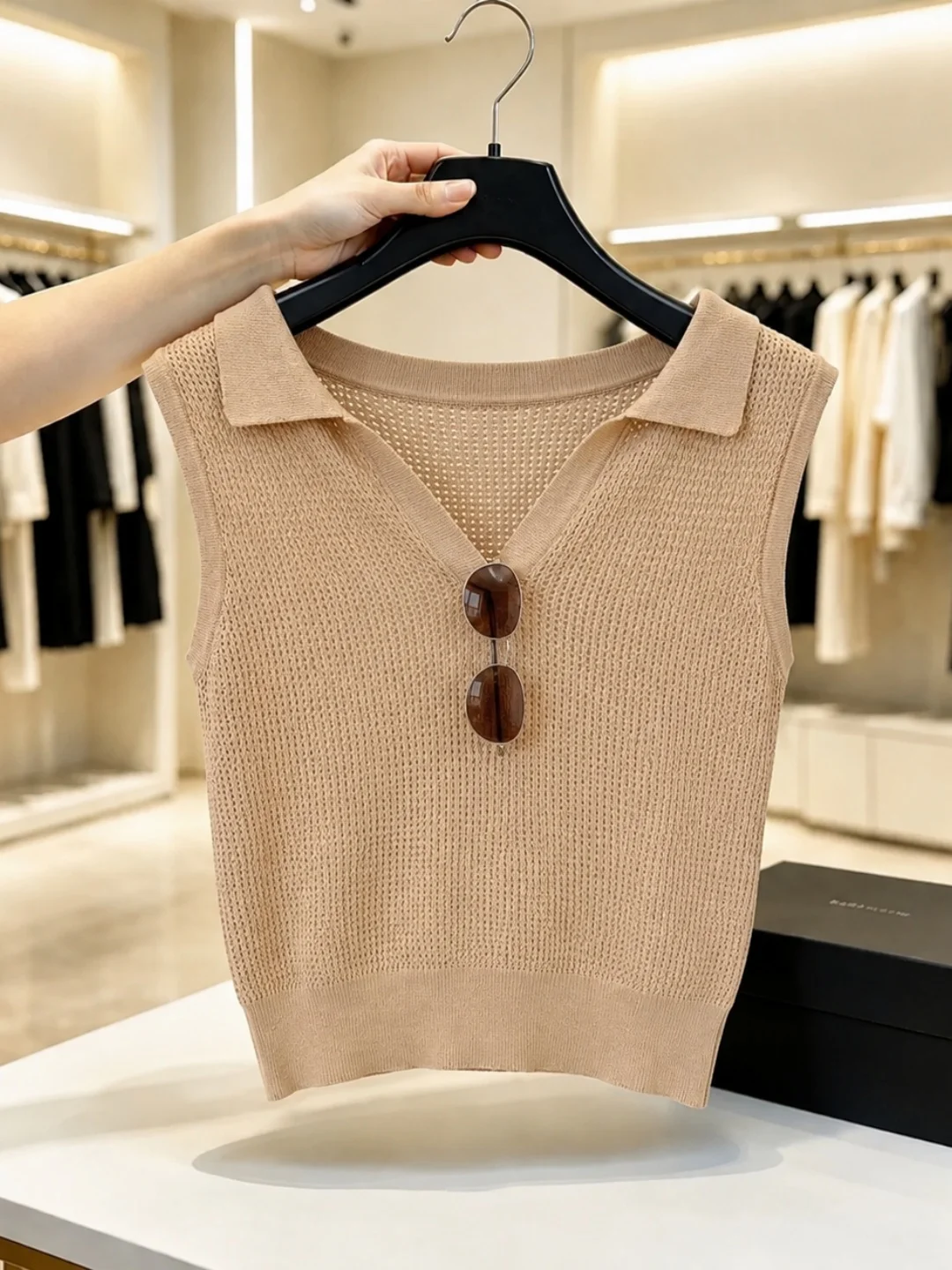 Collar Slim Fit Ice Silk Knitted Vest Summer Outerwear High End Color Versatile Sleeveless Top for Women
Collar Slim Fit Ice Silk Knitted Vest Summer Outerwear High End Color Versatile Sleeveless Top for Women