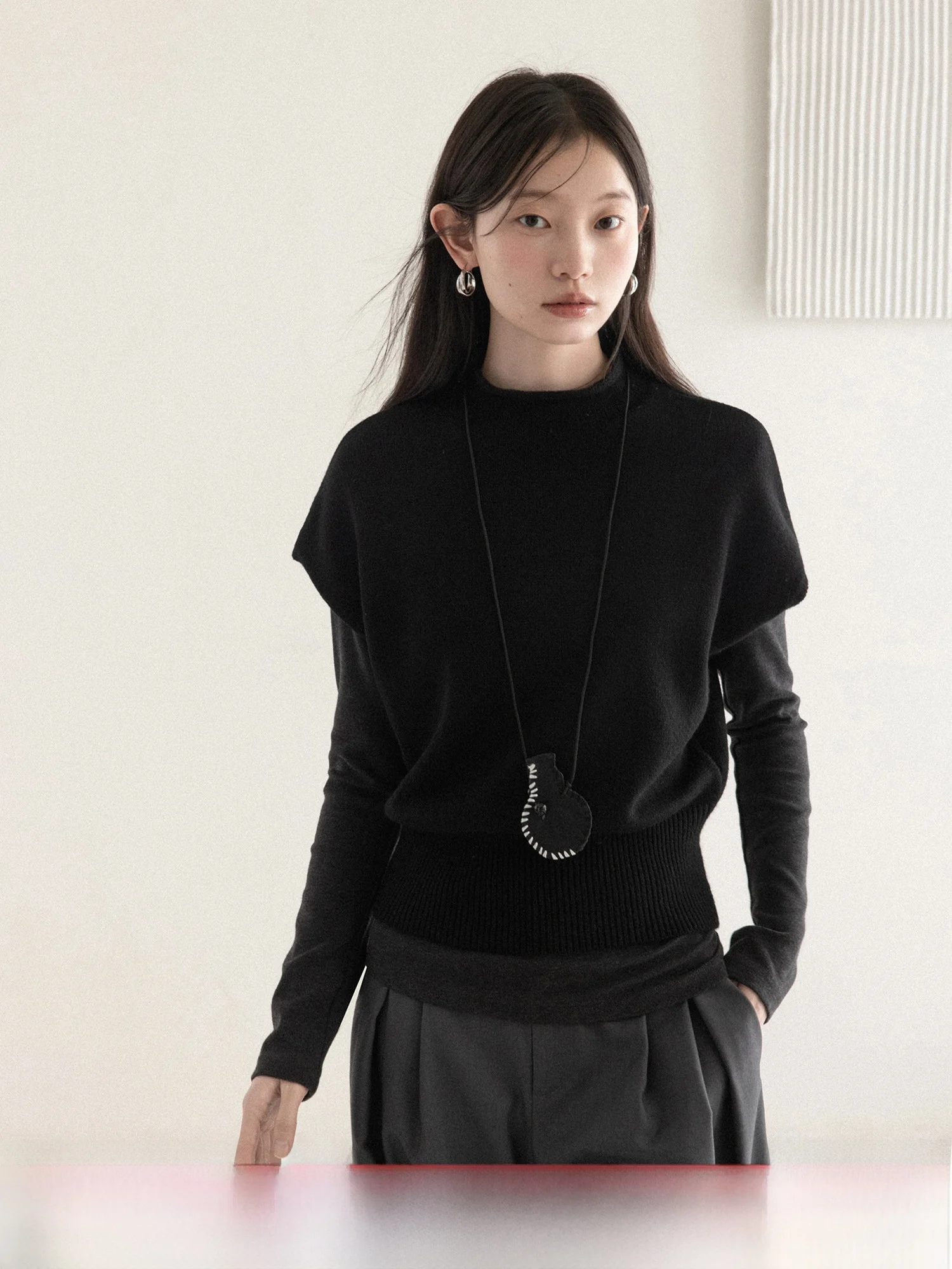 Black Half-High Collar Vest Top Women's Sleeveless Layering Spring 2026 Casual Style Polyester Blend Warmth Suitable for Teens
Black Half-High Collar Vest Top Women's Sleeveless Layering Spring 2026 Casual Style Polyester Blend Warmth Suitable for Teens