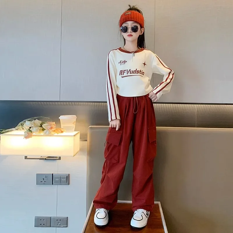Girls 2-piece set sports style long-sleeved printed top+wide-leg trousers 2 outer wear casual simple overalls Loungewear Outfit
Girls 2-piece set sports style long-sleeved printed top+wide-leg trousers 2 outer wear casual simple overalls Loungewear Outfit