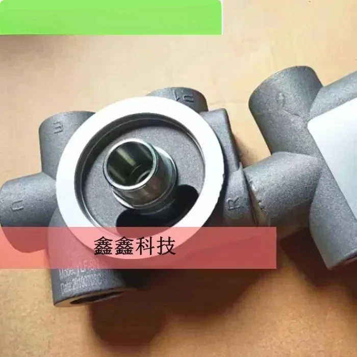 Air compressor temperature control valve YLF-8N red five-ring Lingge wind air compressor temperature control valve
Air compressor temperature control valve YLF-8N red five-ring Lingge wind air compressor temperature control valve