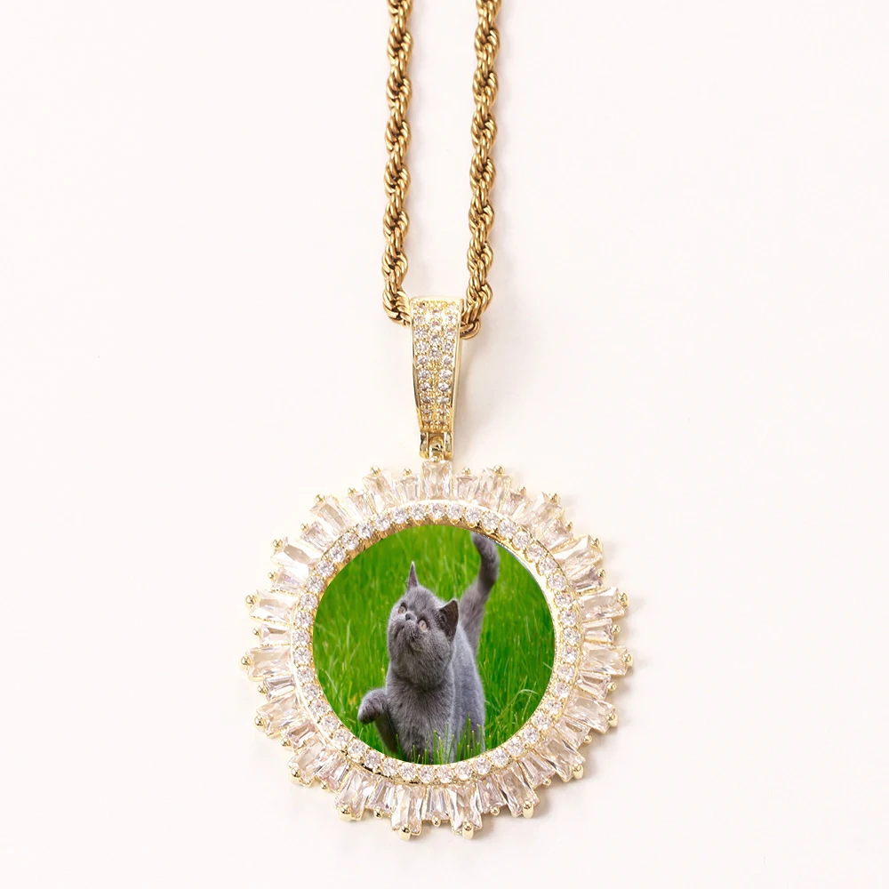 Fashion INS Crystal Flower Zircon Necklace Street Fashion Accessories DIY Photo Frame Custom Photo Pendant For Men And Women.
Fashion INS Crystal Flower Zircon Necklace Street Fashion Accessories DIY Photo Frame Custom Photo Pendant For Men And Women.