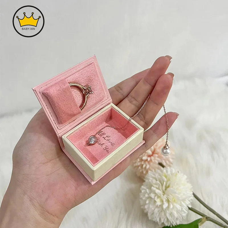 Magnetic Small Book Clamshell Vintage Ring Box Creative Pendant Earrings Box Jewelry Packaging
Magnetic Small Book Clamshell Vintage Ring Box Creative Pendant Earrings Box Jewelry Packaging