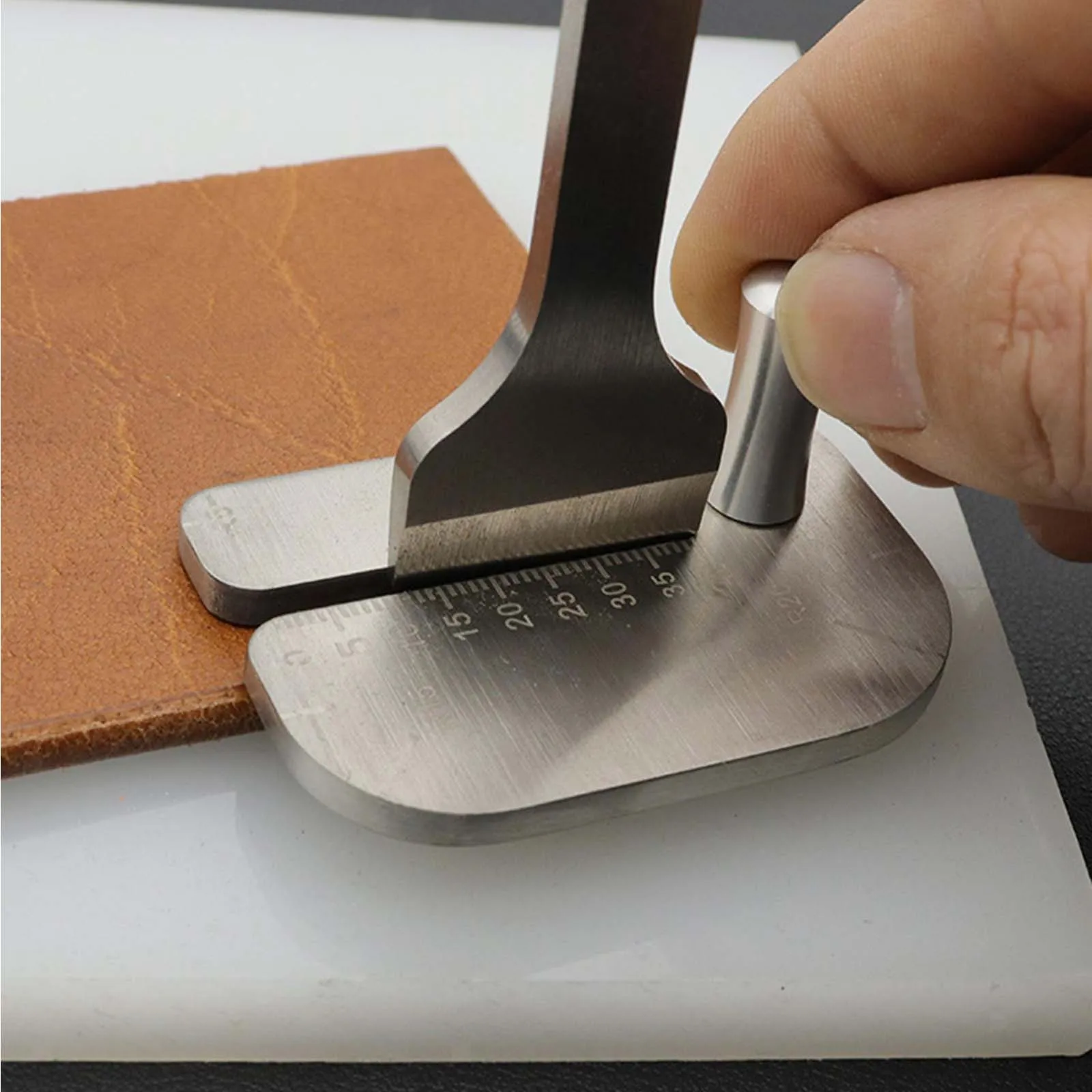 Leather Chisel Punching Auxiliary Tool Leather Pricking Puller Stainless Steel Stitching Punch Aid Plate Leather Craft Tool 
Leather Chisel Punching Auxiliary Tool Leather Pricking Puller Stainless Steel Stitching Punch Aid Plate Leather Craft Tool