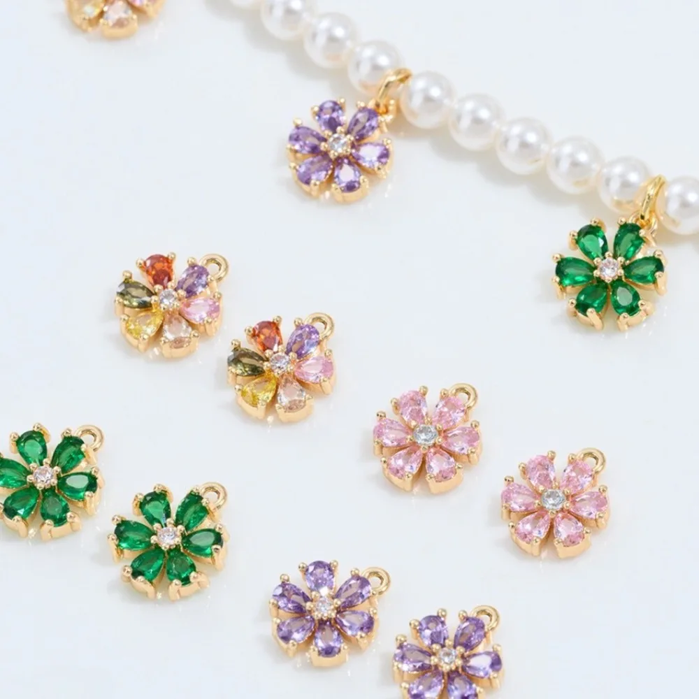 1Pcs Copper Charms 14K Gold Color Inlaid Color Zircon Six Valve Flower Pendant Handmade DIY Bracelet Earrings Jewelry Pendant
1Pcs Copper Charms 14K Gold Color Inlaid Color Zircon Six Valve Flower Pendant Handmade DIY Bracelet Earrings Jewelry Pendant