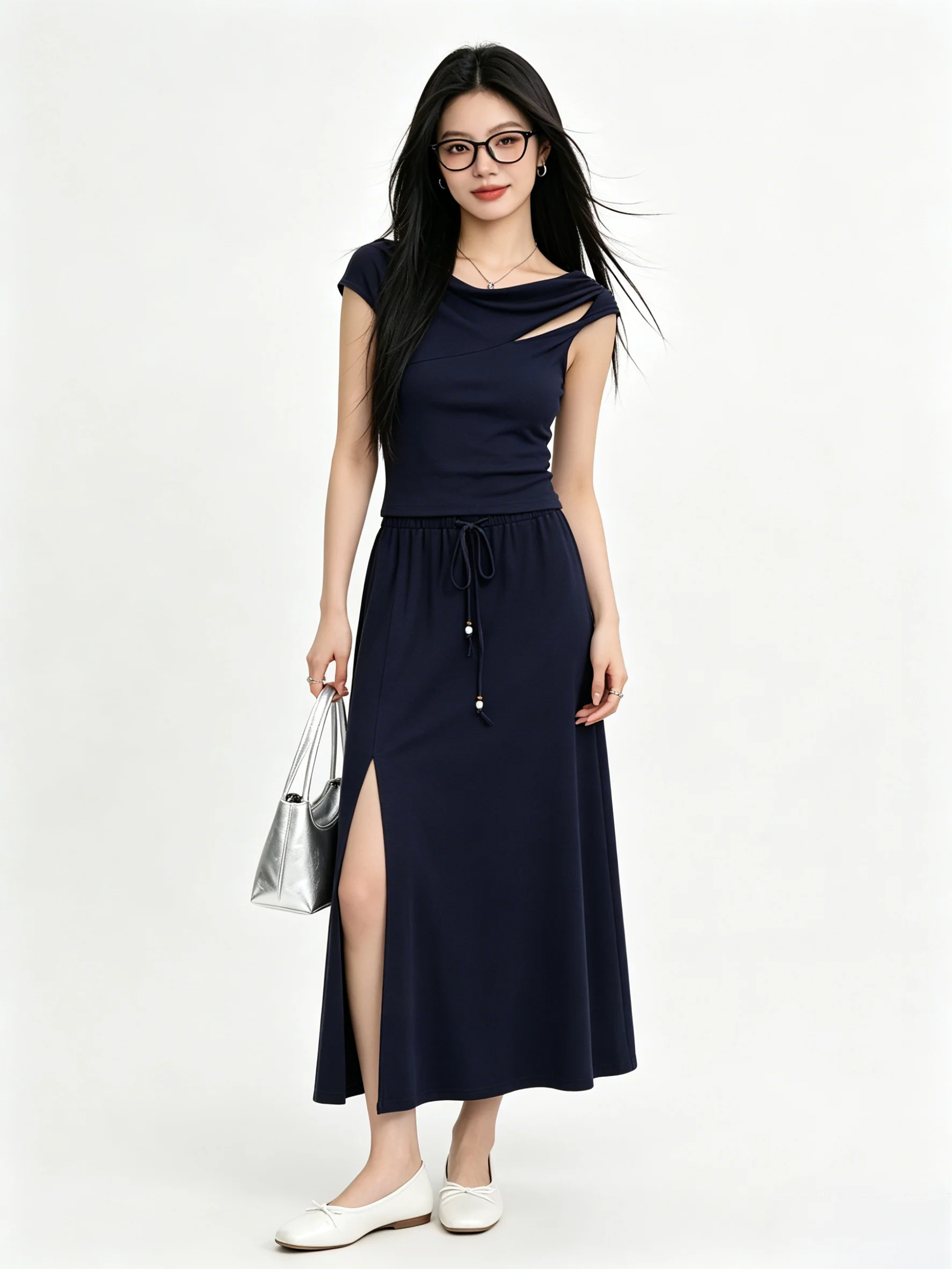 Retro Minimalist Style Short Hollow out T-Shirt And Skirt Set in Dark Blue Breathable Skin-friendly High Waist Summer Outfit
Retro Minimalist Style Short Hollow out T-Shirt And Skirt Set in Dark Blue Breathable Skin-friendly High Waist Summer Outfit